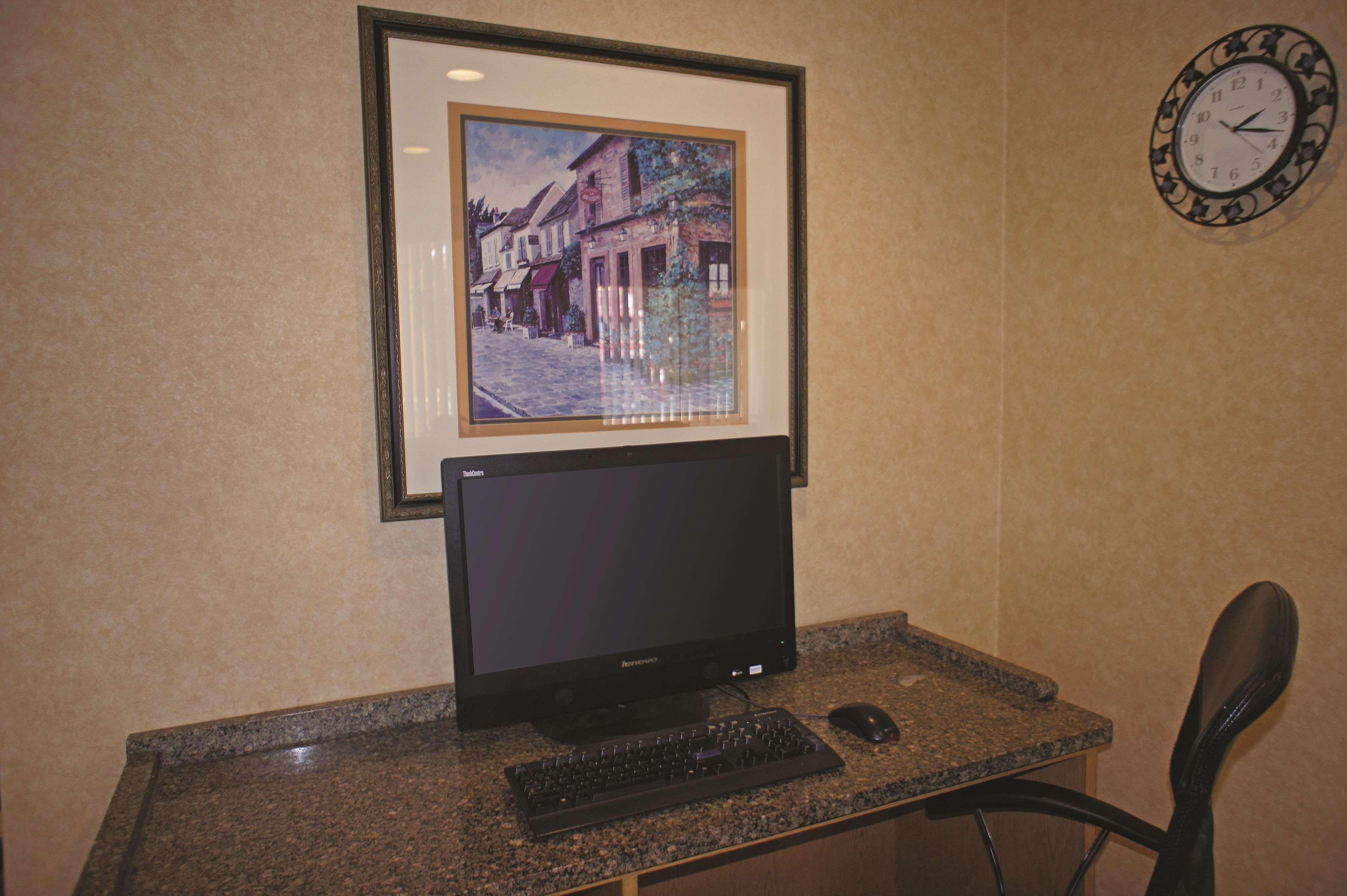 La Quinta By Wyndham Tampa Fairgrounds - Casino Hotel Mango Exterior photo