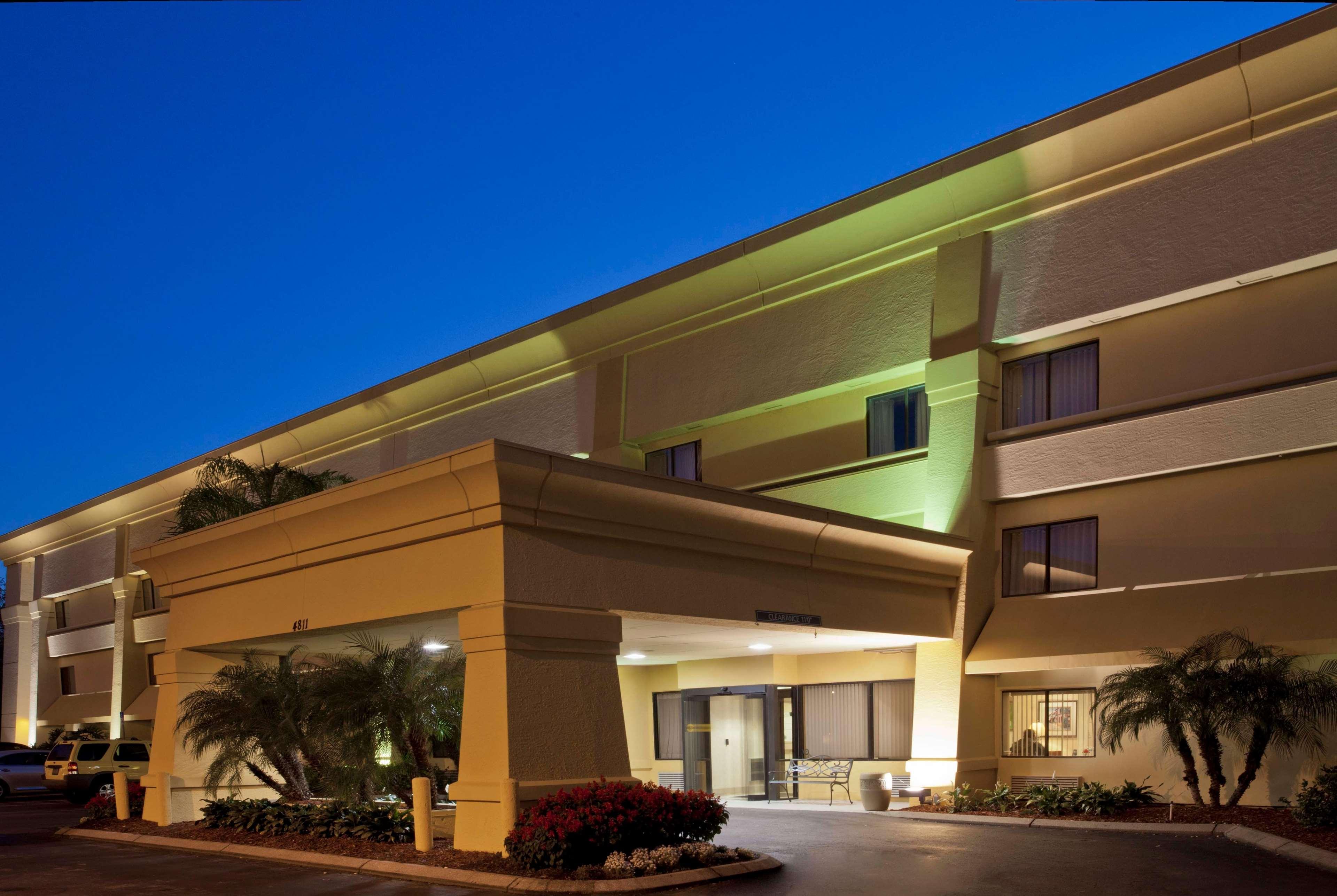 La Quinta By Wyndham Tampa Fairgrounds - Casino Hotel Mango Exterior photo