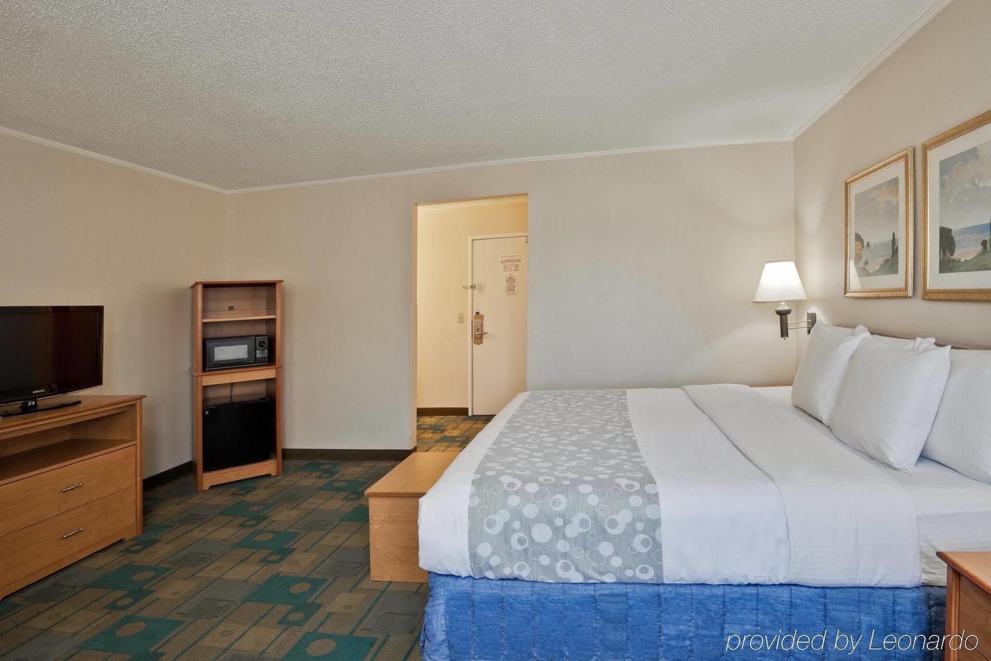 La Quinta By Wyndham Tampa Fairgrounds - Casino Hotel Mango Exterior photo