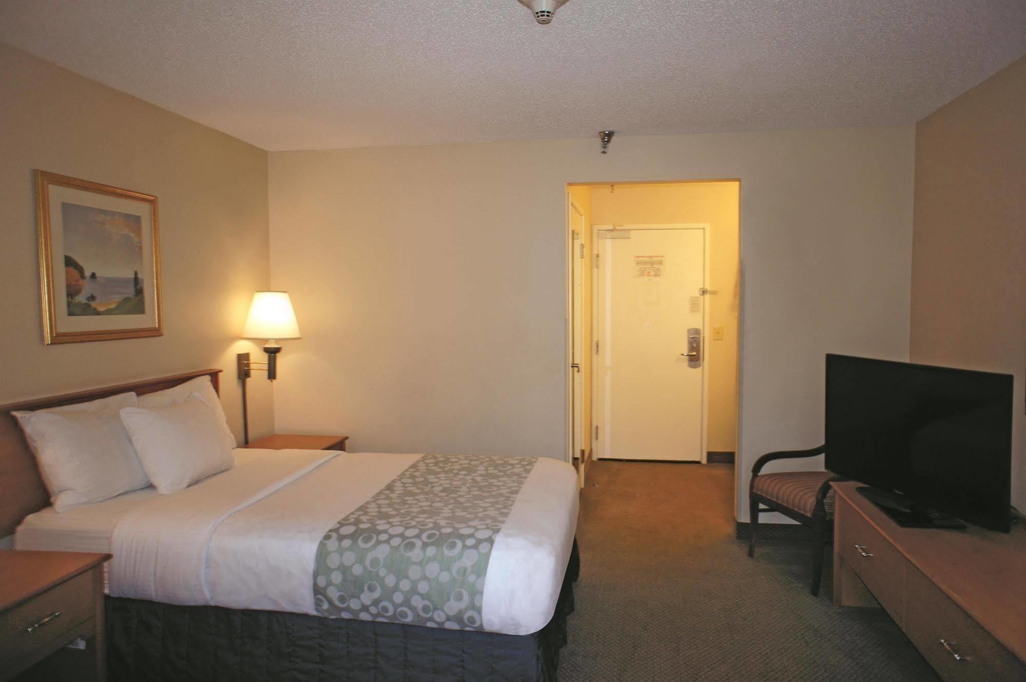 La Quinta By Wyndham Tampa Fairgrounds - Casino Hotel Mango Exterior photo