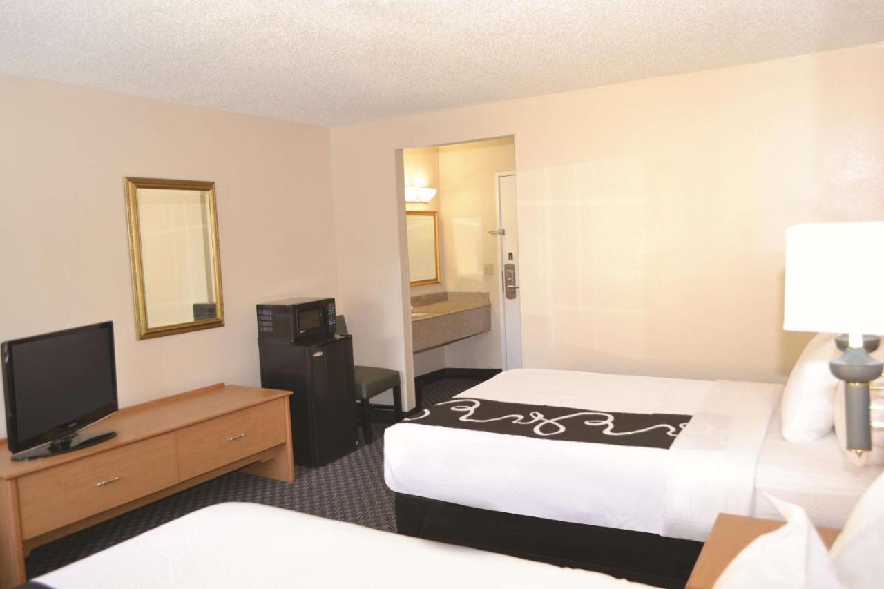 La Quinta By Wyndham Tampa Fairgrounds - Casino Hotel Mango Exterior photo